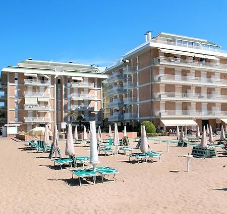 Puerto Del Sol Fronte Mare Apartman Lido di Jesolo Kültér fotó